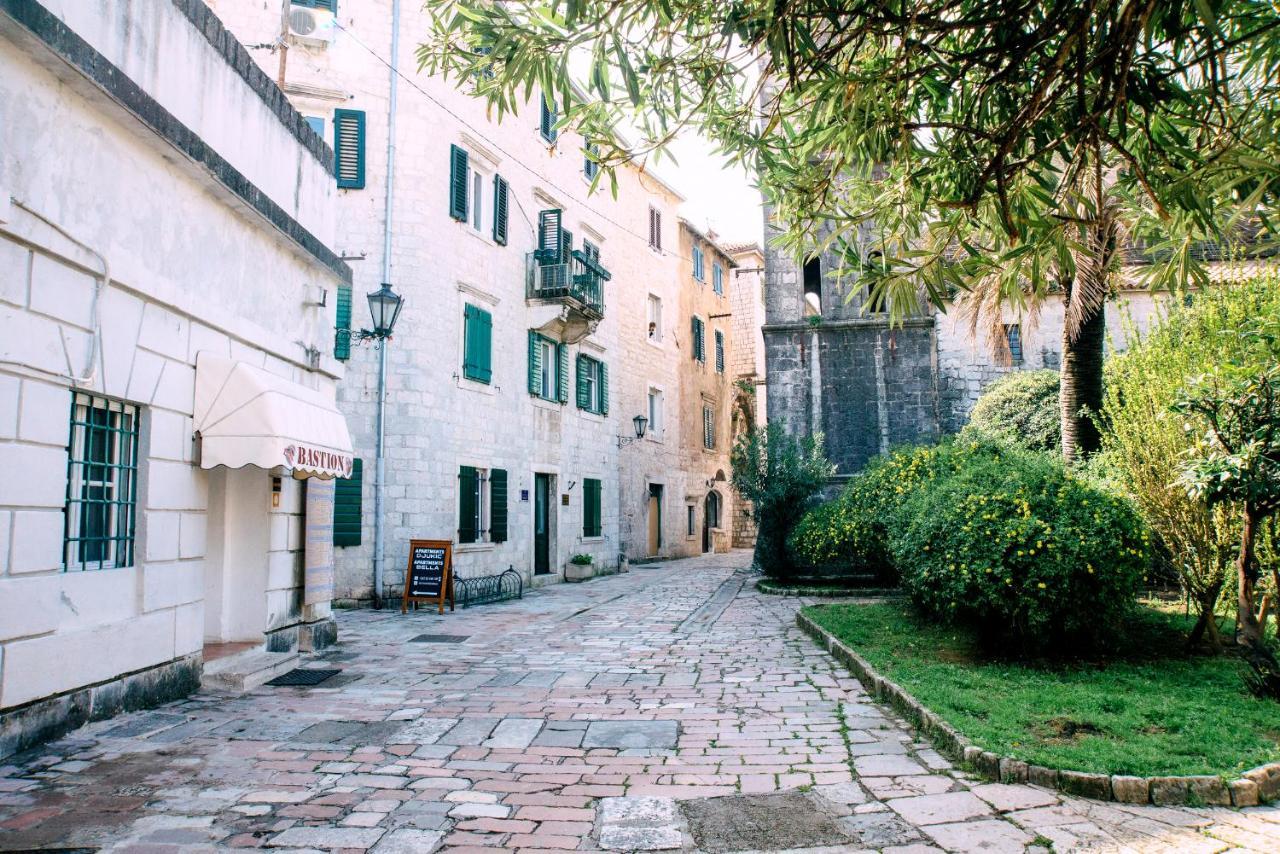 D & Sons Apartments Kotor Buitenkant foto